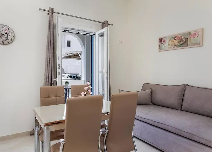 Appartement Naxian Place 3 *